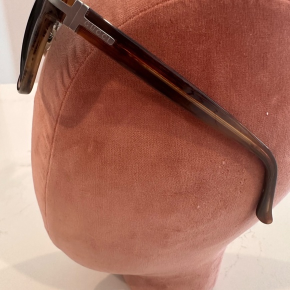 GUCCI Tortoise Havana with Gray Gradient Lens - Picture 2 of 11